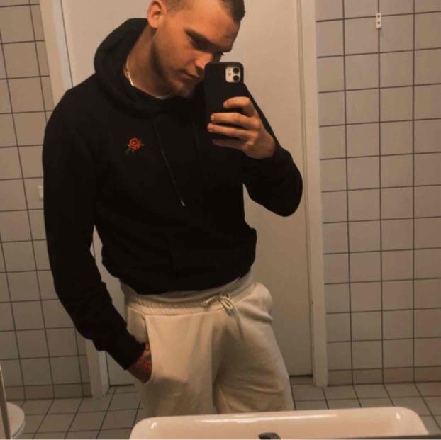 Søger nye bekendtskaber 