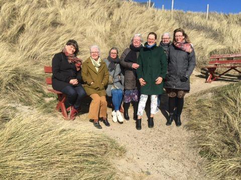 Billede af Birgit og veninderne på stranden